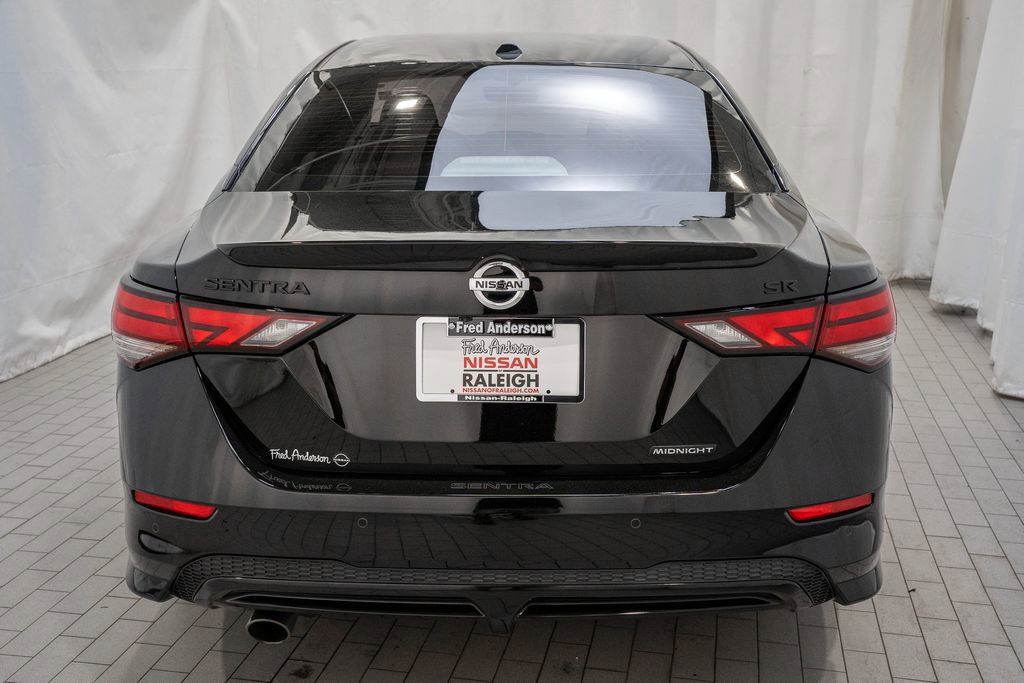Certified 2022 Nissan Sentra SR w/ Midnight Edition image 4