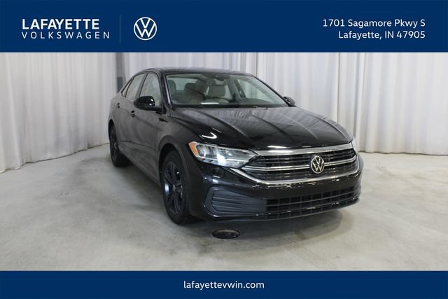 Used 2024 Volkswagen Jetta SE w/ Panoramic Sunroof Package