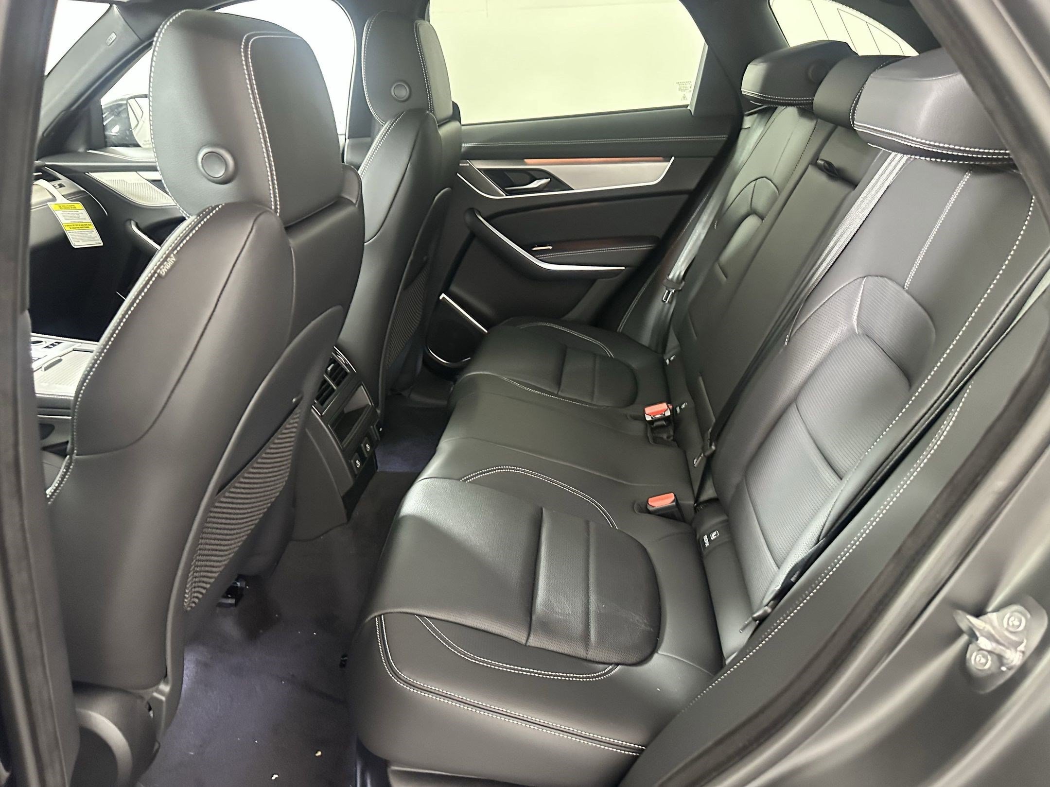 Used 2026 Jaguar F-PACE R-Dynamic S AWD/4WD image 11