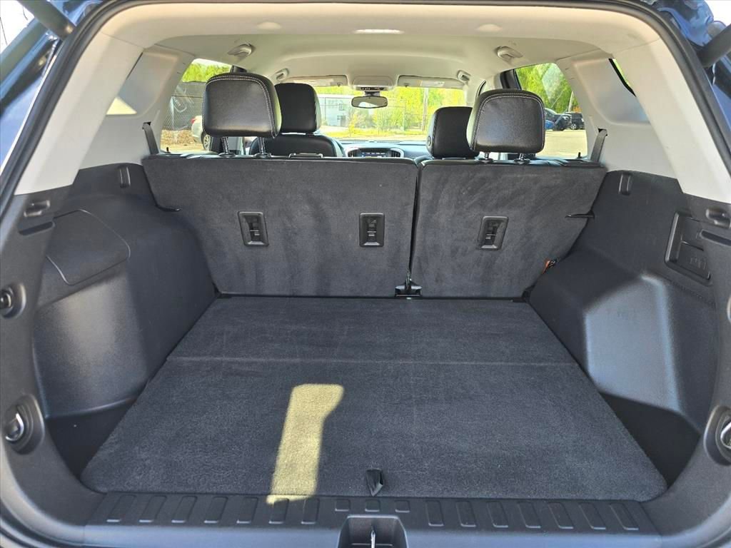 Used 2023 GMC Terrain SLT FWD image 26