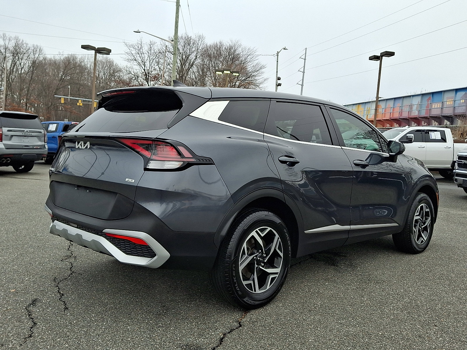 Used 2023 Kia Sportage LX image 6