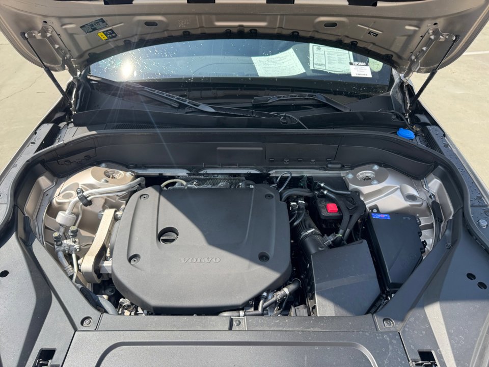 Certified 2024 Volvo XC90 B6 Plus w/ Protection Package image 16