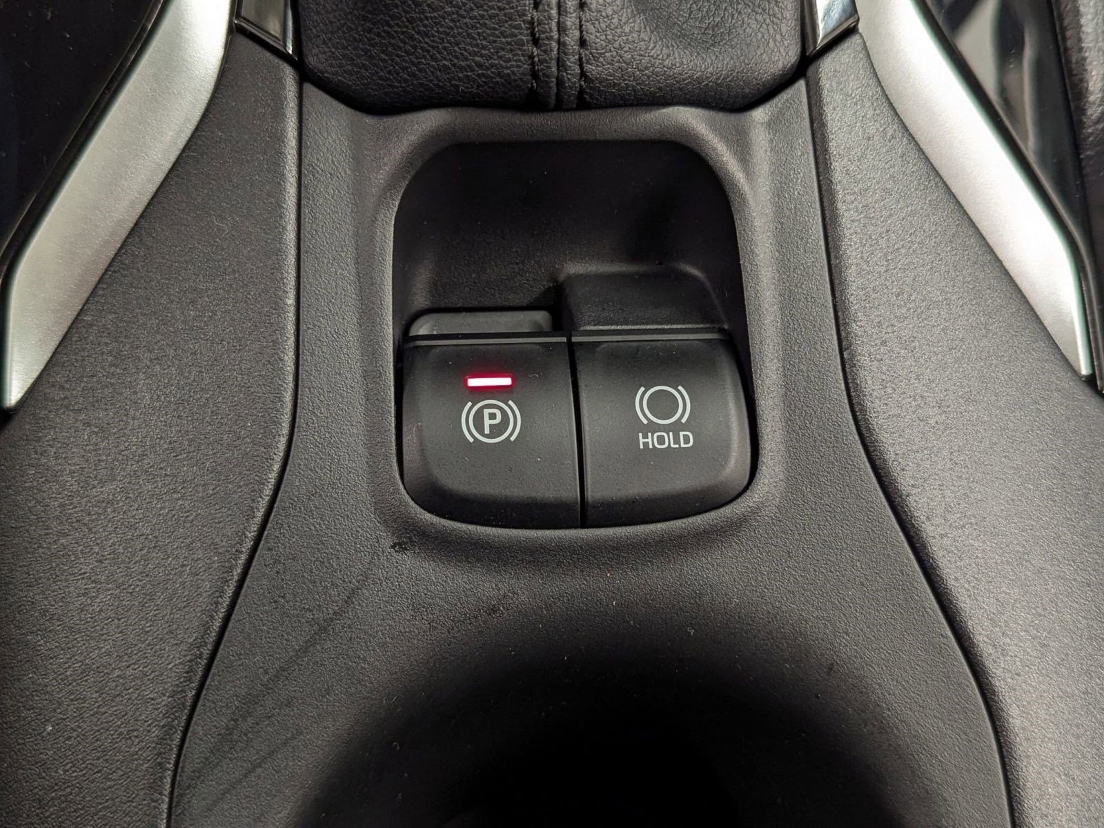 Used 2024 Toyota Corolla Cross LE image 26