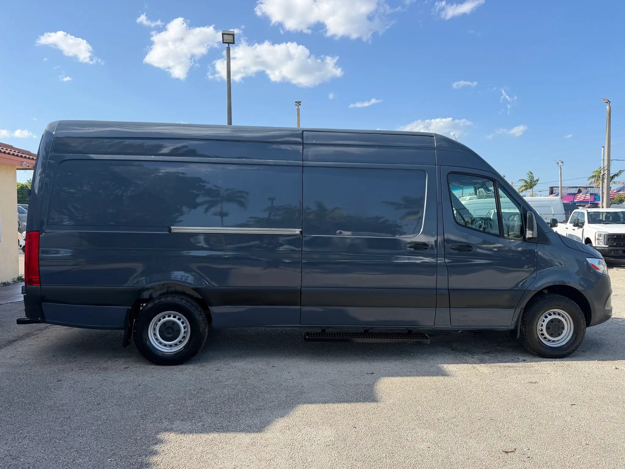 Used 2019 Mercedes-Benz Sprinter 2500 170 Extended Cargo image 7