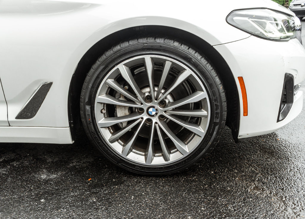 Used 2021 BMW 530i RWD image 4