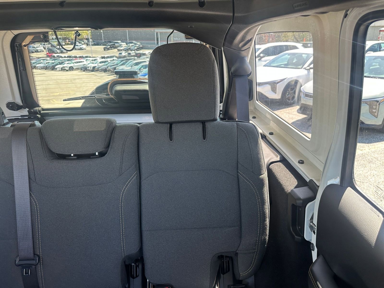 Used 2025 Jeep Wrangler Sahara image 37