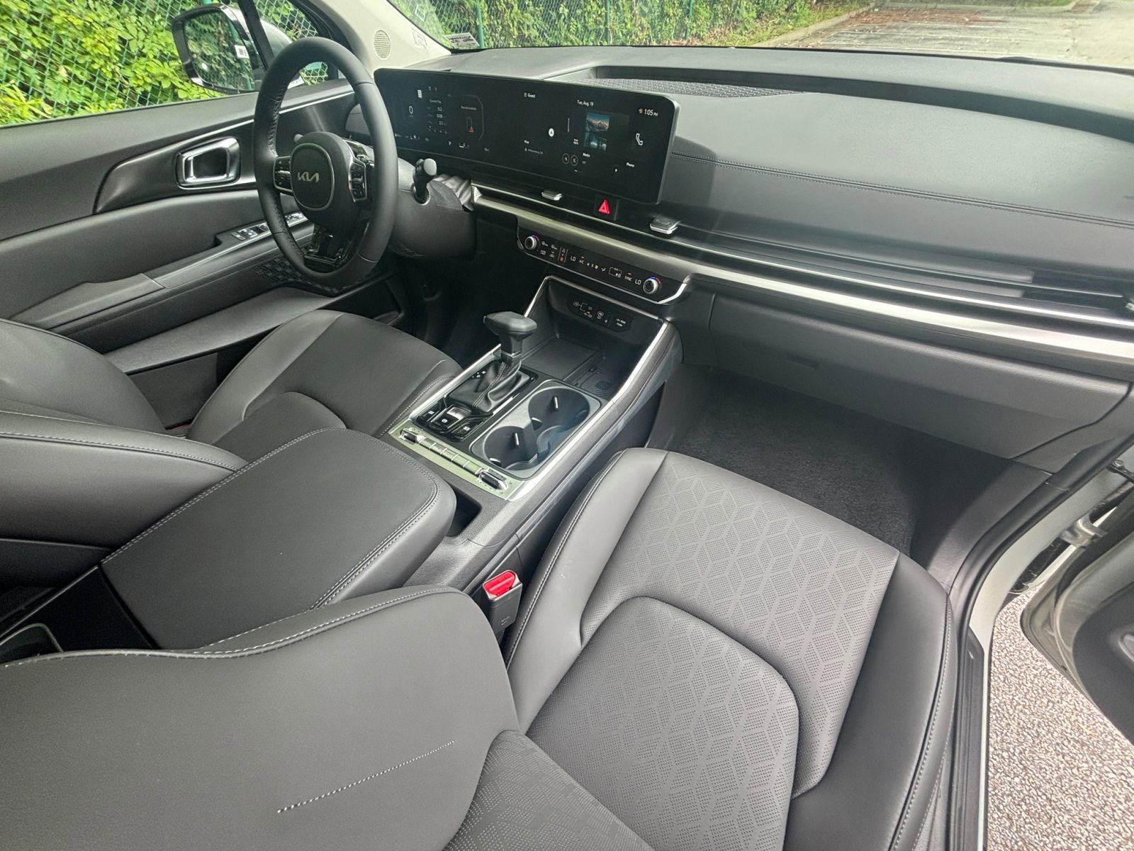 New 2026 Kia Carnival SX w/ SX Dark Edition Package FWD image 17