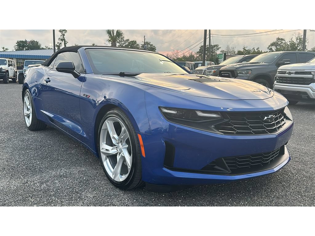 Used 2021 Chevrolet Camaro LT RWD image 8