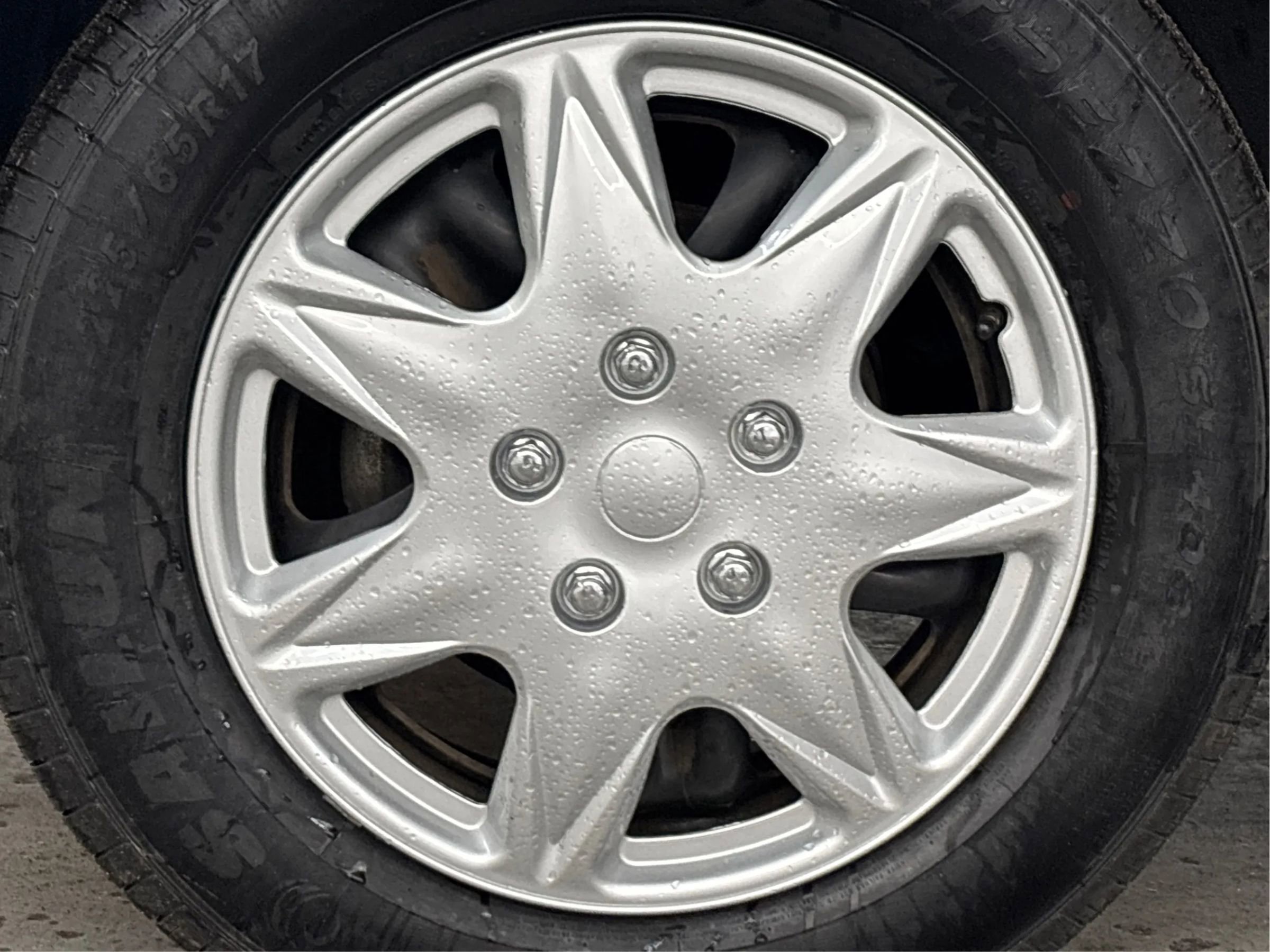 Used 2018 Toyota RAV4 LE image 30