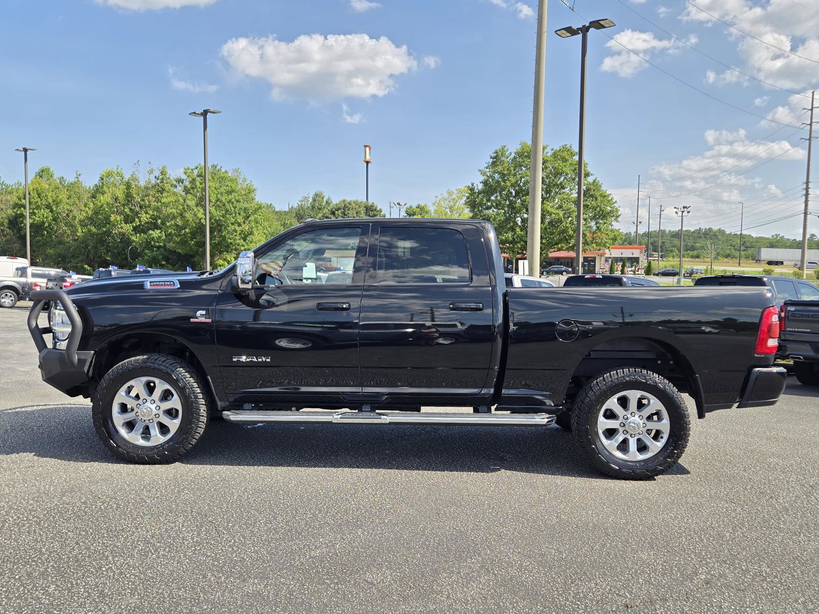 Used 2023 RAM 2500 Laramie AWD/4WD image 12