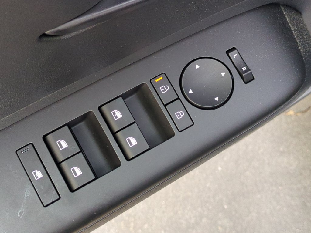 Used 2025 Hyundai Kona SEL FWD image 16