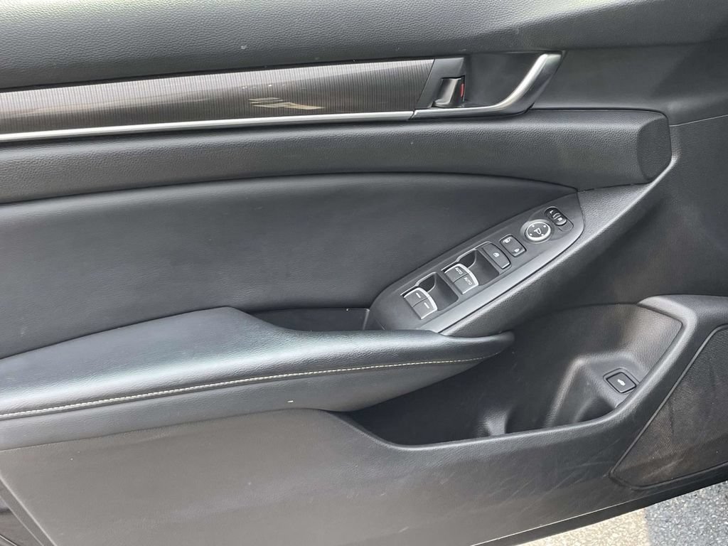 Used 2018 Honda Accord Sport image 25