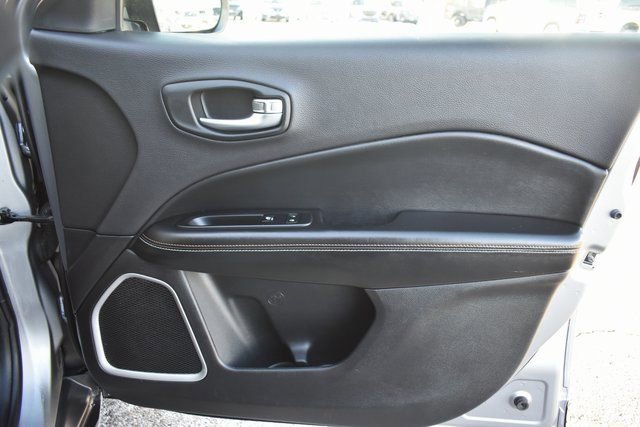 Used 2018 Jeep Compass Latitude w/ Popular Equipment Group image 40