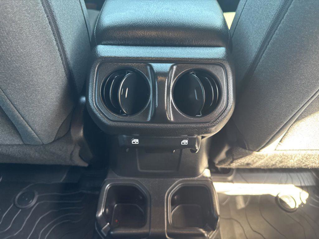 Used 2024 Jeep Wrangler Willys image 24