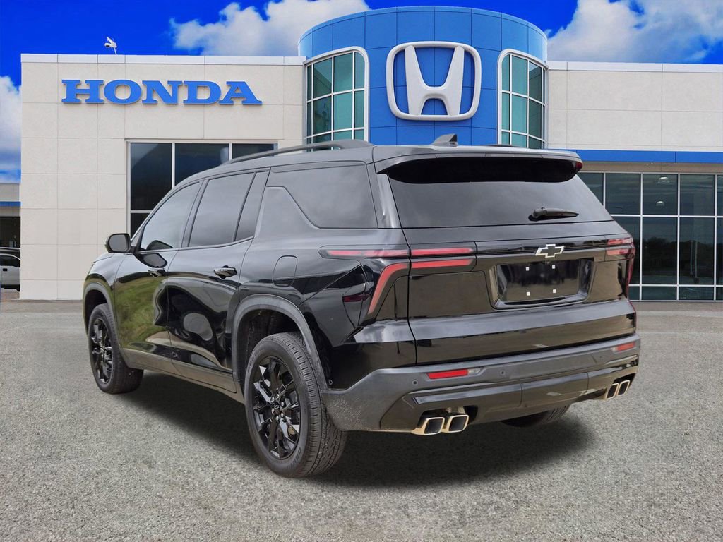 Used 2024 Chevrolet Traverse LT w/ Enhanced Driving Package FWD image 4