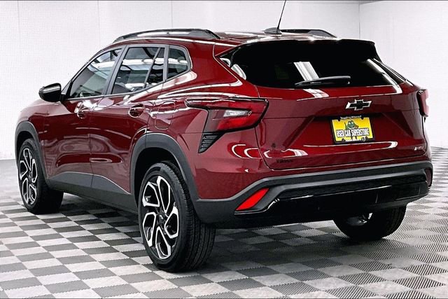 Used 2024 Chevrolet Trax RS w/ Sunroof Package image 3