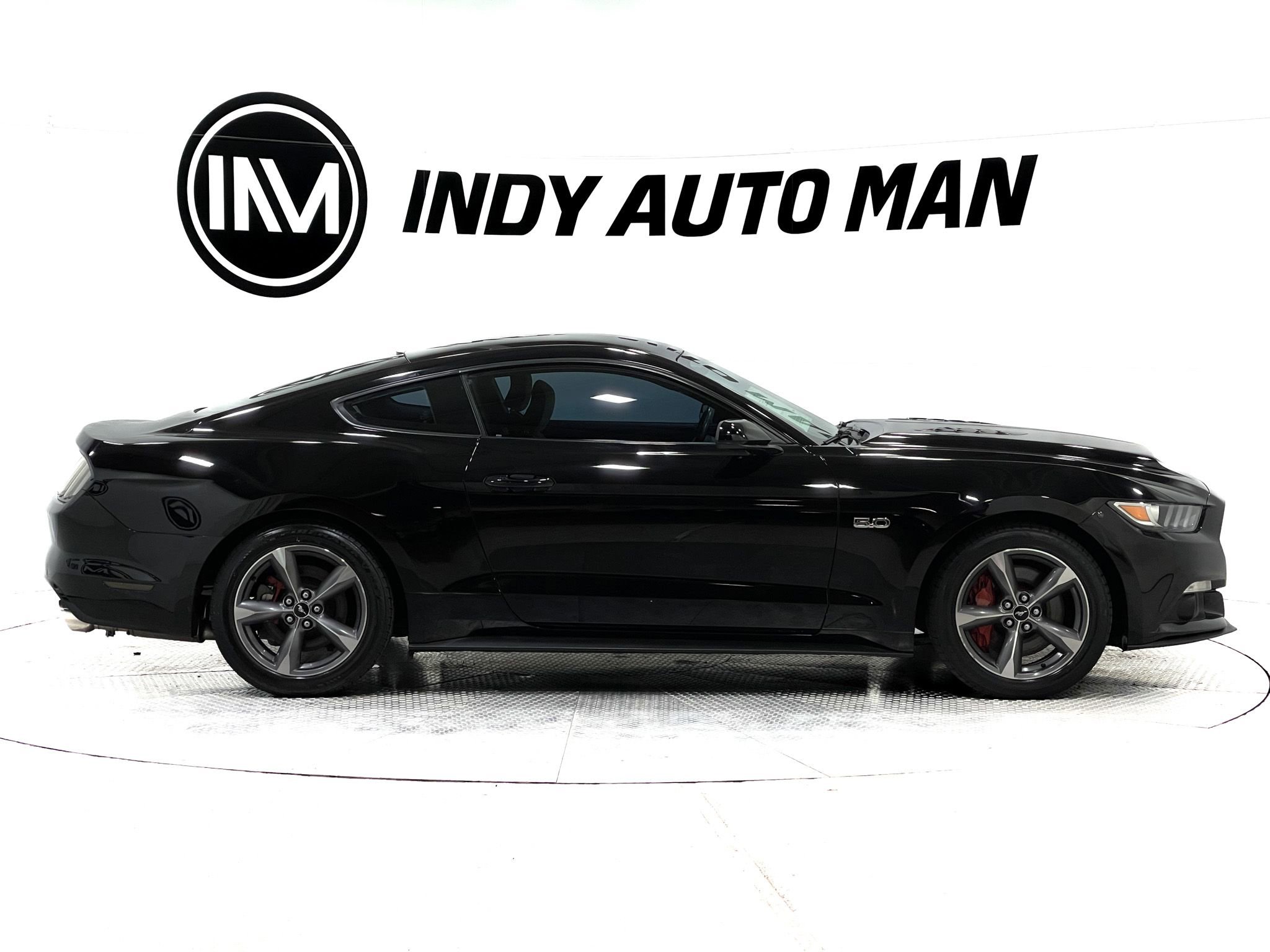 Used 2015 Ford Mustang GT image 3