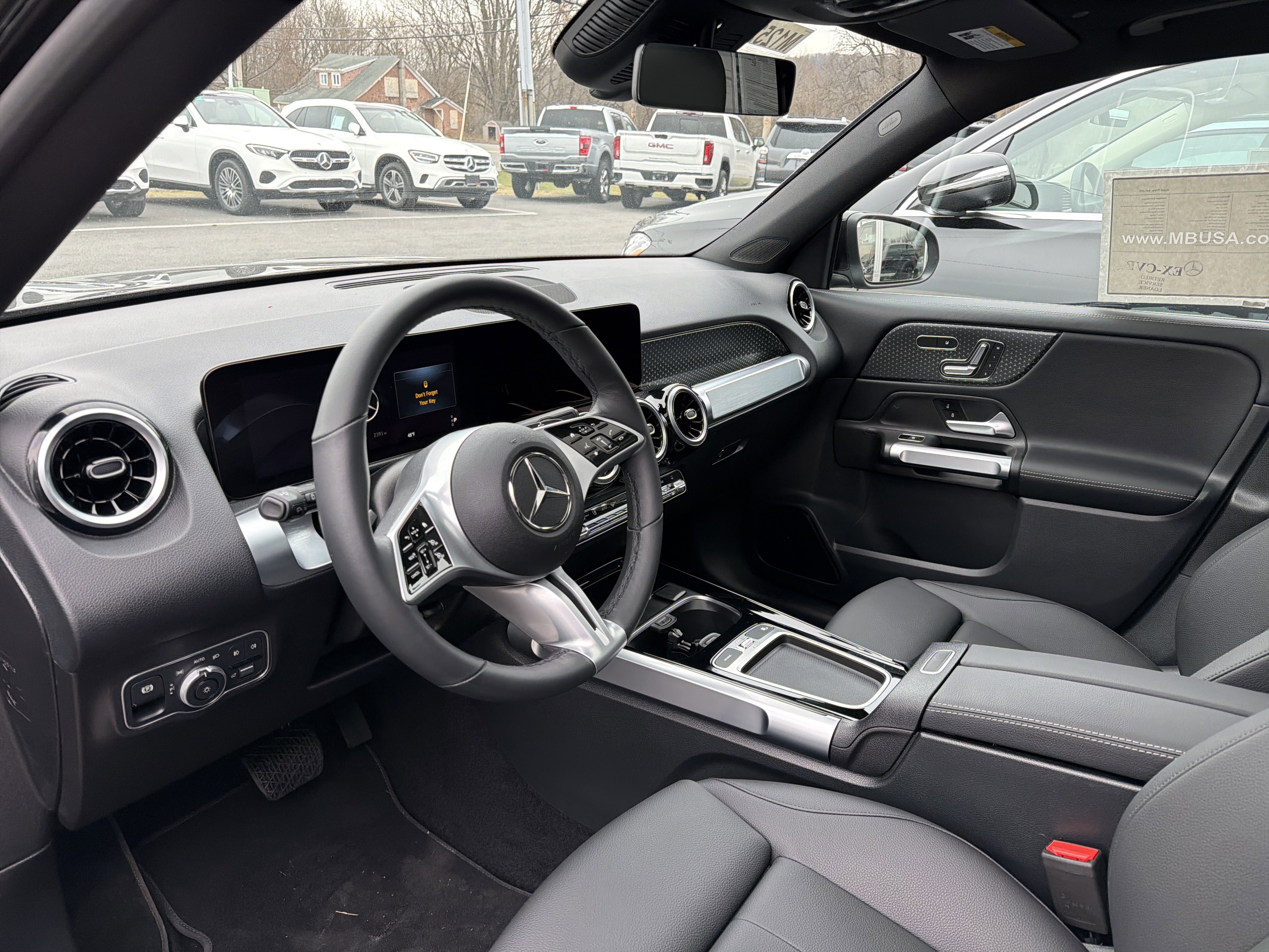 Used 2026 Mercedes-Benz GLB 250 4MATIC image 9