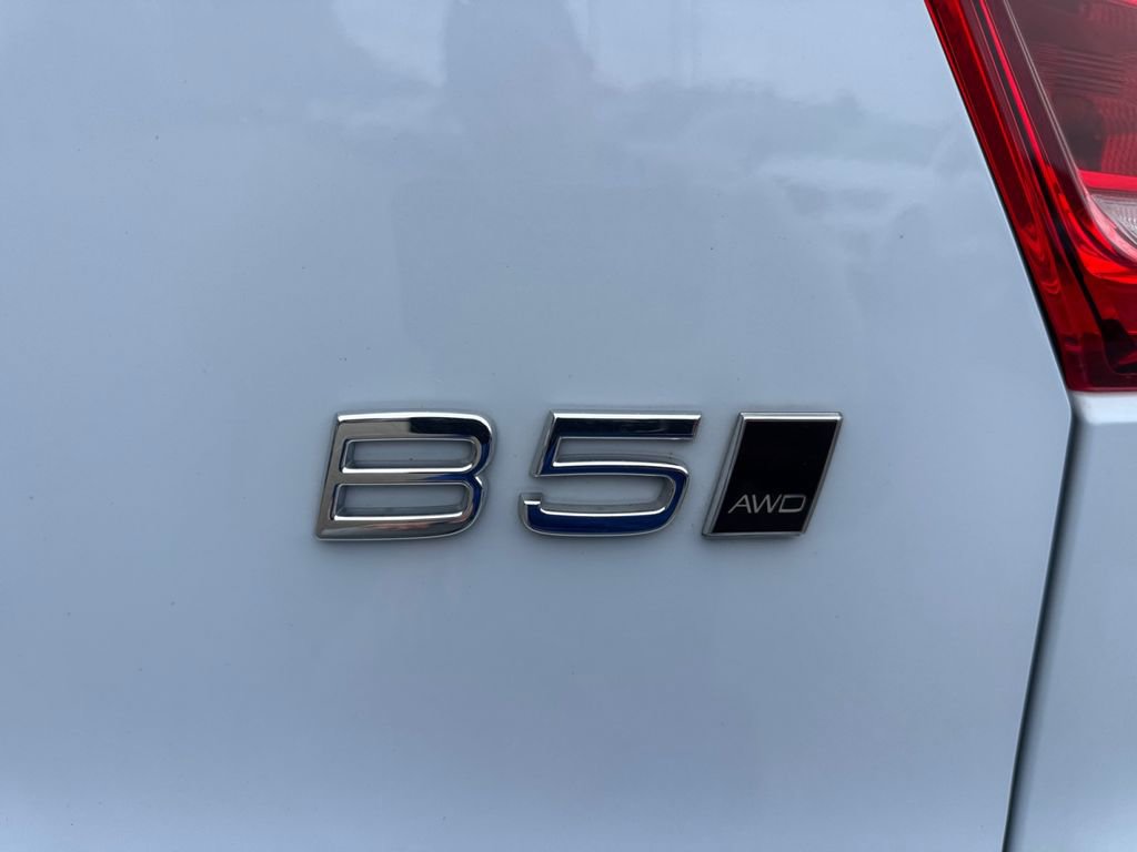Used 2025 Volvo XC40 B5 Core AWD/4WD image 11