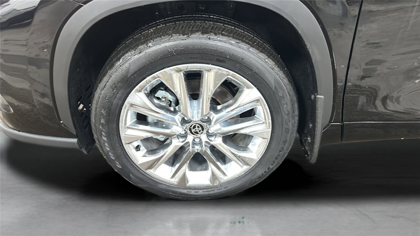 New 2026 Toyota Highlander Limited image 23