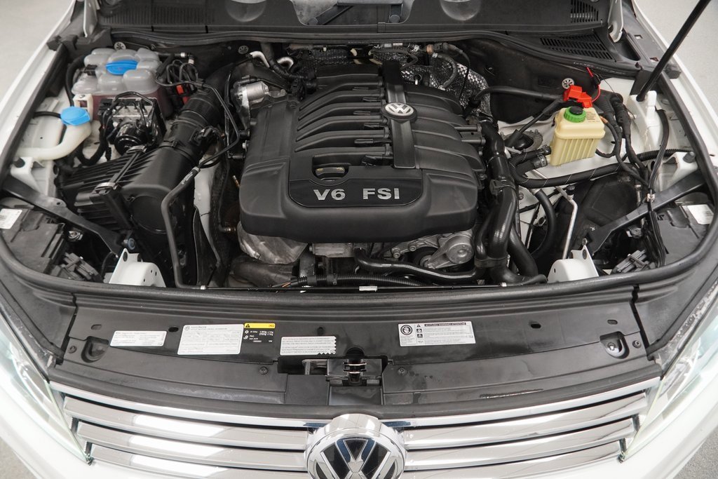 Used 2016 Volkswagen Touareg VR6 image 53