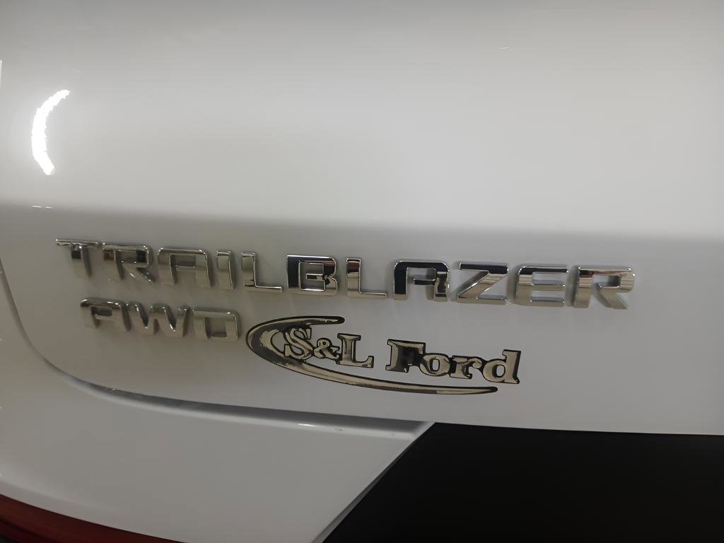 Used 2025 Chevrolet TrailBlazer LT w/ Driver Confidence Package image 12