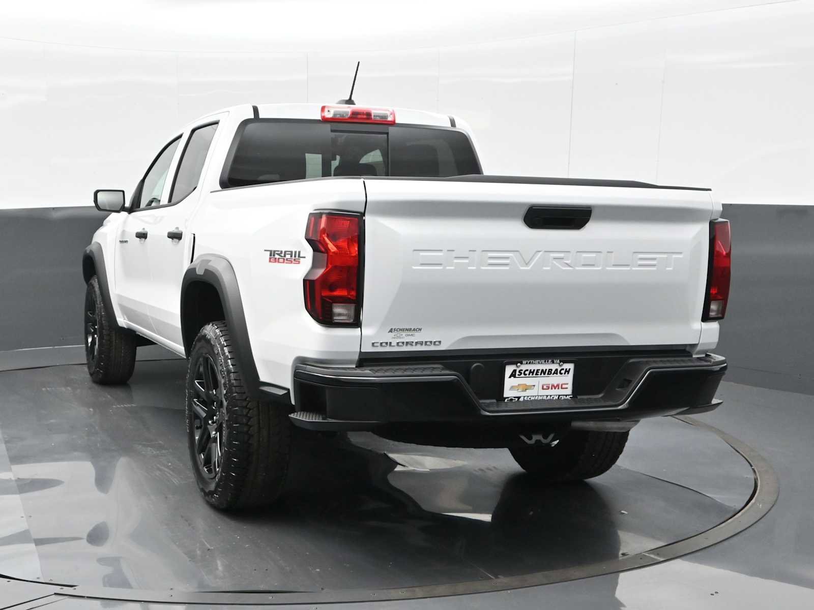 Used 2024 Chevrolet Colorado Trail Boss image 6