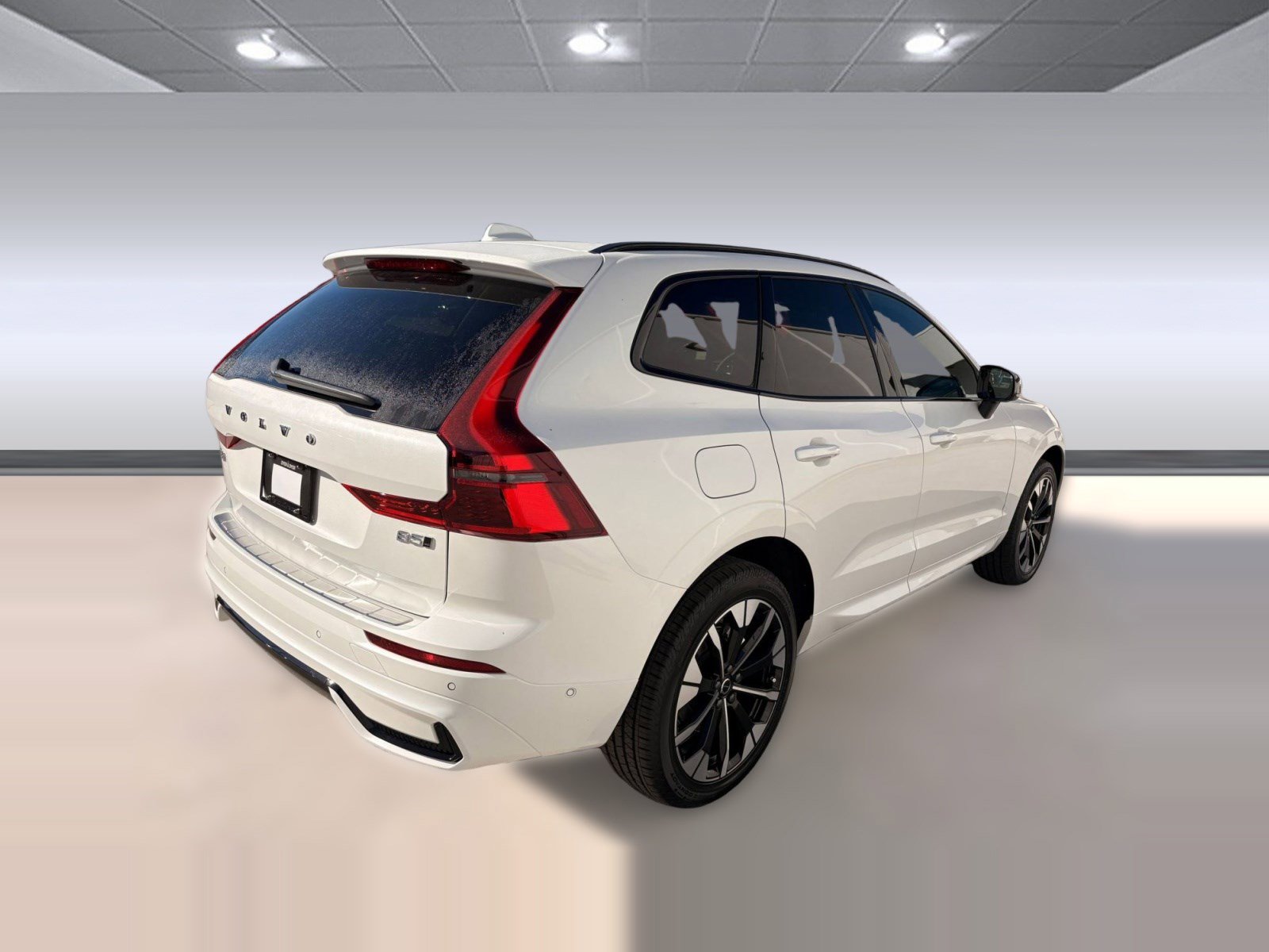 Certified 2026 Volvo XC60 B5 Plus w/ Protection Package Premier image 9