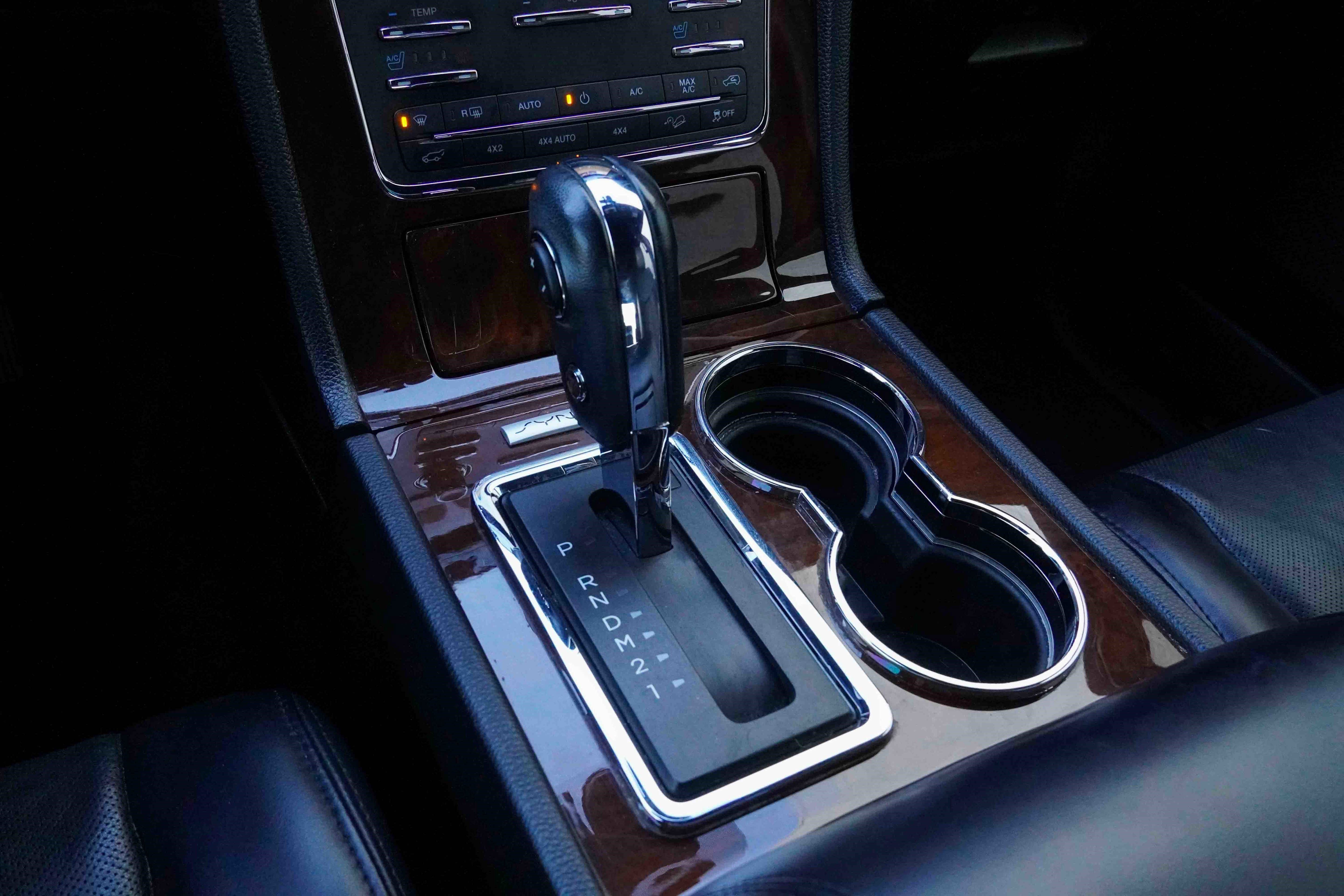 Used 2017 Lincoln Navigator Select image 28