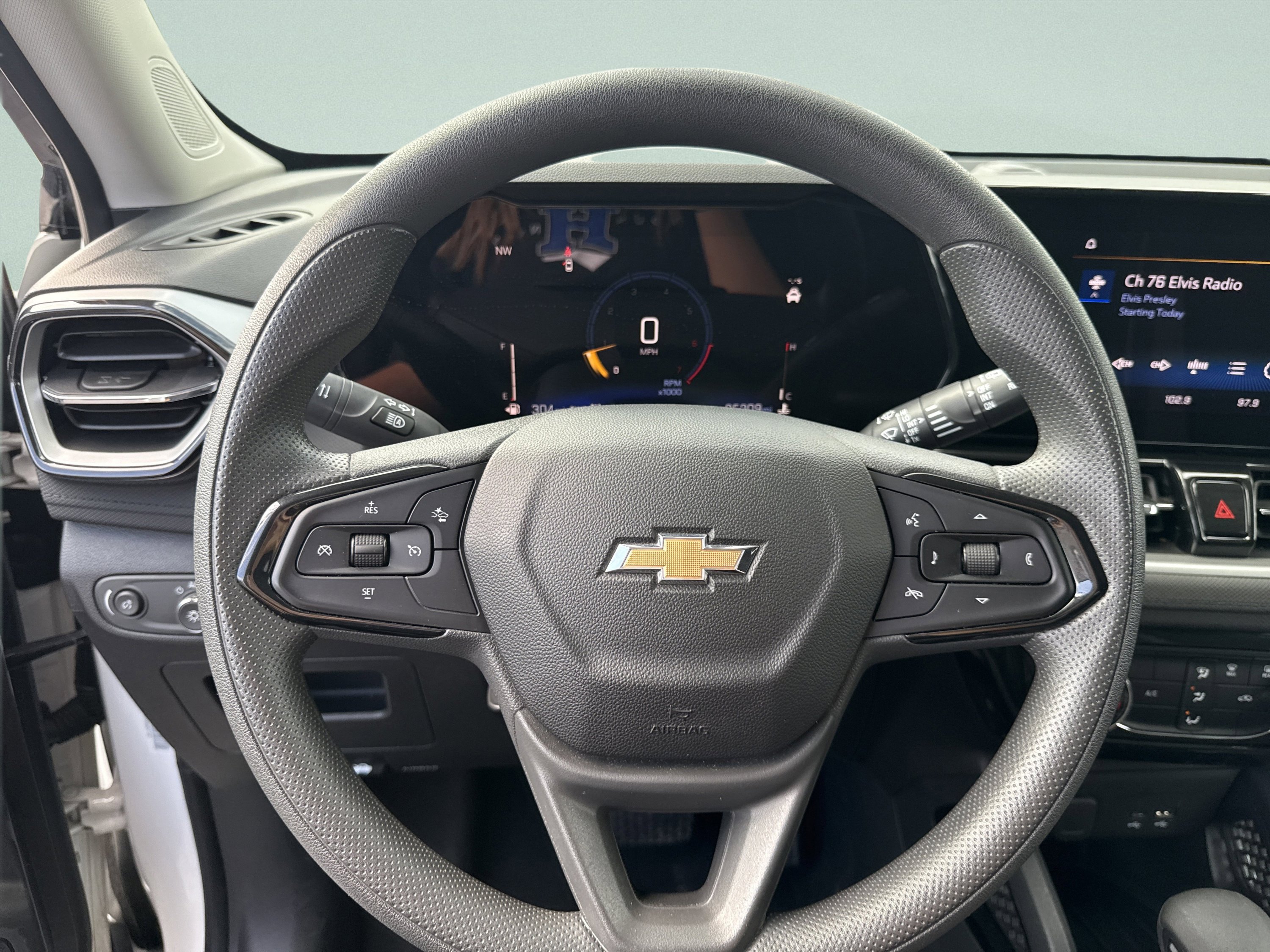 Used 2025 Chevrolet TrailBlazer LT AWD/4WD image 11