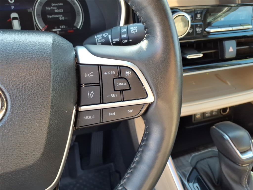 Used 2023 Toyota Highlander Platinum AWD/4WD image 31