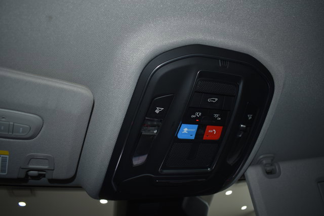 Used 2023 Jeep Grand Cherokee Limited w/ Black Appearance Package AWD/4WD image 23