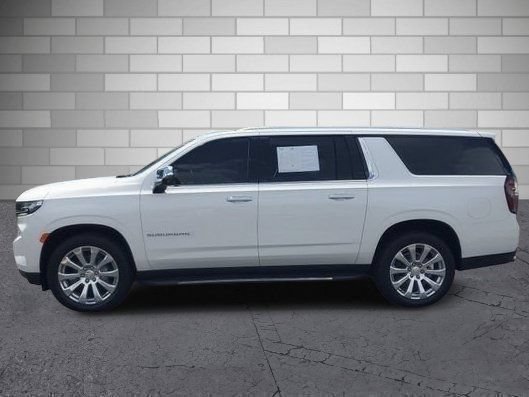 Used 2022 Chevrolet Suburban Premier w/ Premium Package AWD/4WD image 3