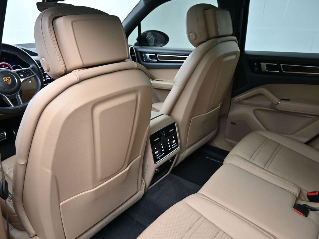 Certified 2023 Porsche Cayenne S Platinum image 8