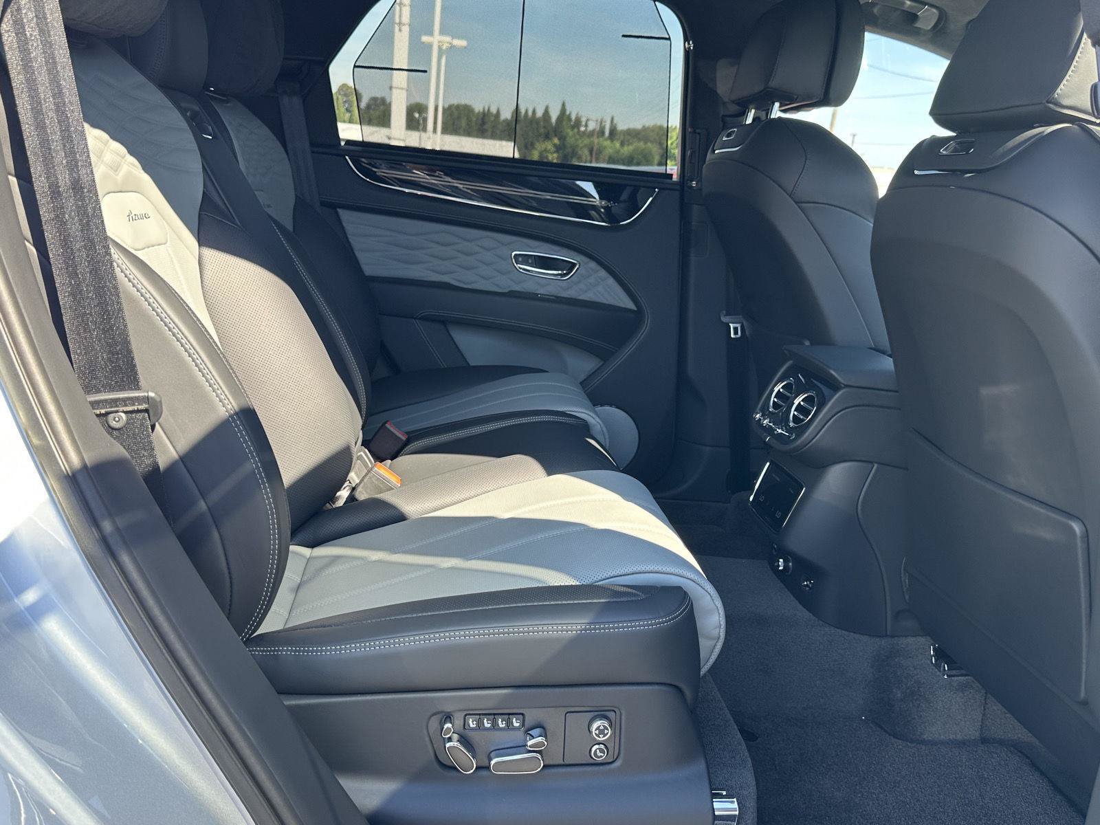 New 2027 Bentley Bentayga AWD/4WD image 23