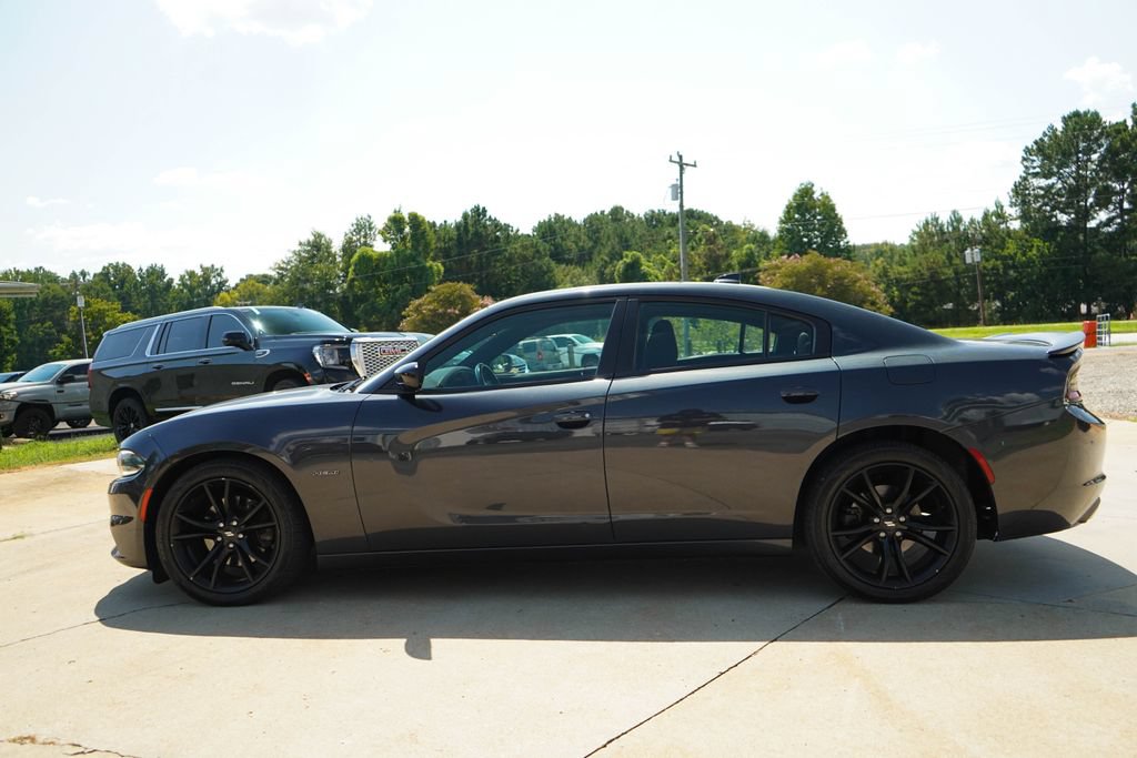Used 2017 Dodge Charger R/T w/ Blacktop Package RWD image 23