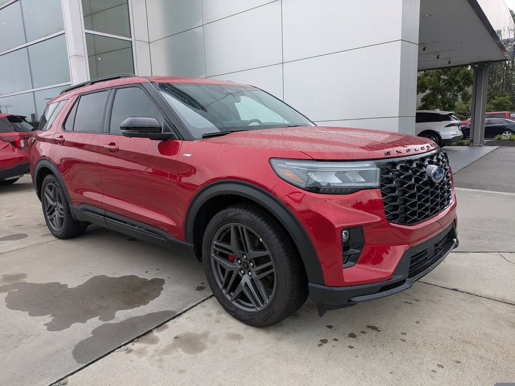 New 2026 Ford Explorer ST-Line w/ ST-Line Street Pack RWD image 2