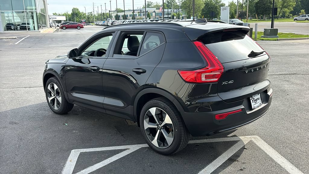 New 2026 Volvo XC40 B5 Core w/ Climate Package AWD/4WD image 4