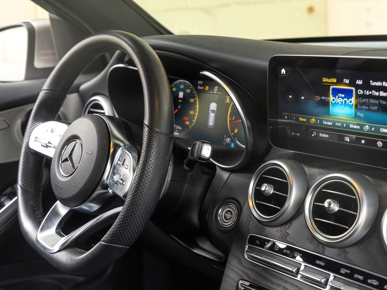 Used 2022 Mercedes-Benz GLC 300 image 29