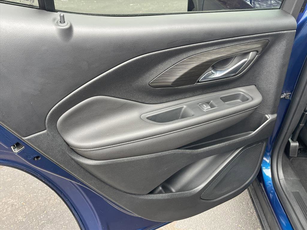 Used 2022 GMC Terrain SLE w/ Driver Convenience Package image 17