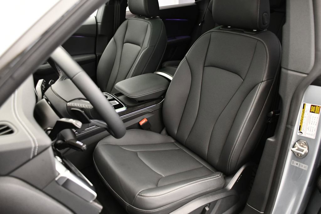 Used 2025 Audi Q8 Premium Plus image 38