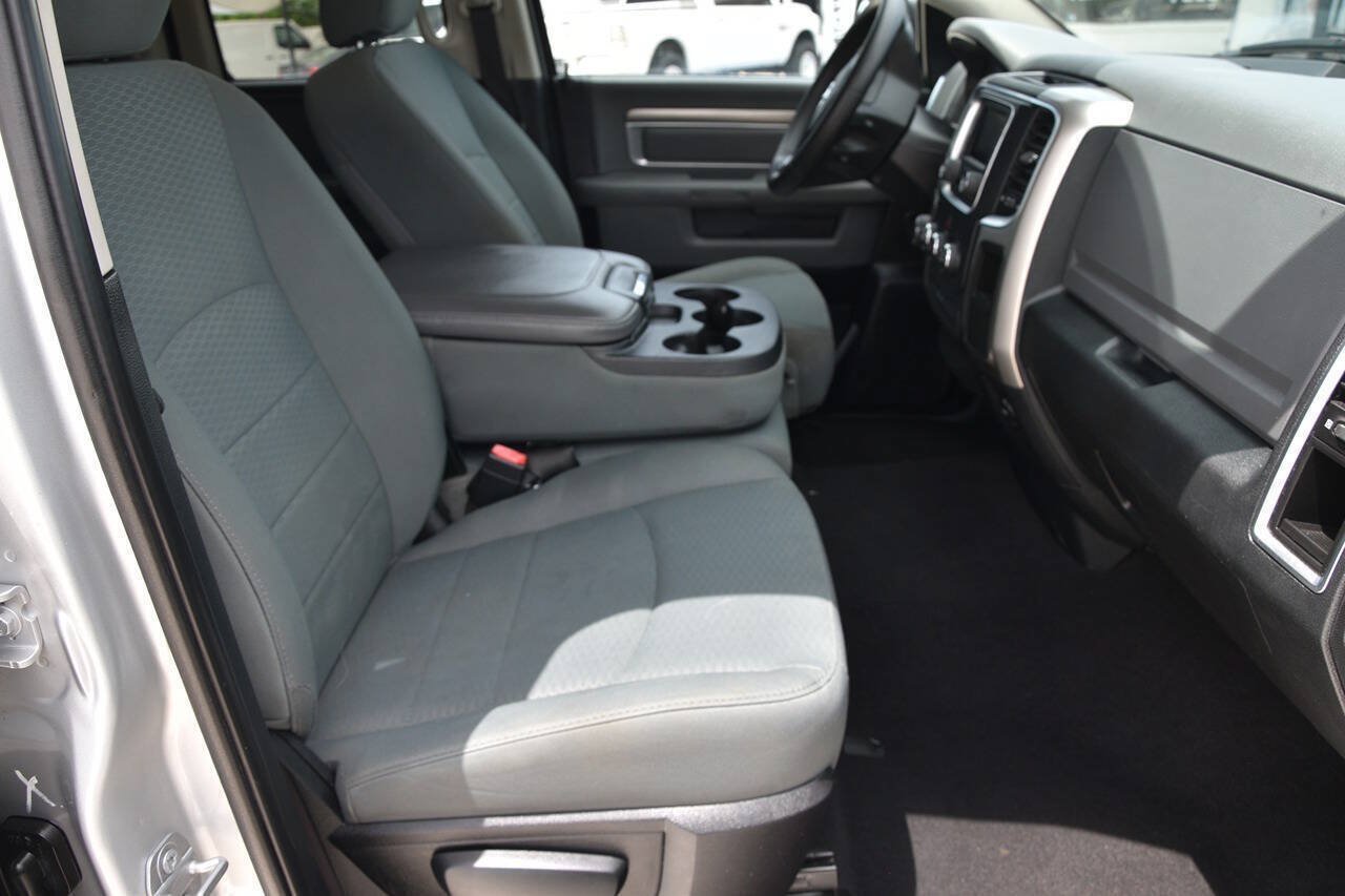 Used 2016 RAM 1500 Classic SLT RWD image 10