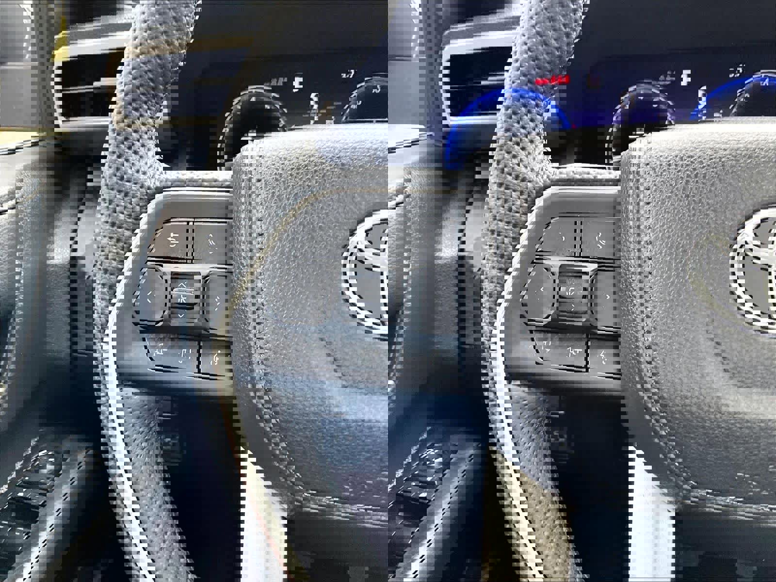 Used 2025 Toyota Tacoma Limited image 23