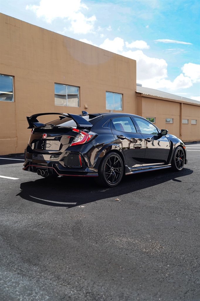 Used 2017 Honda Civic Type R image 5