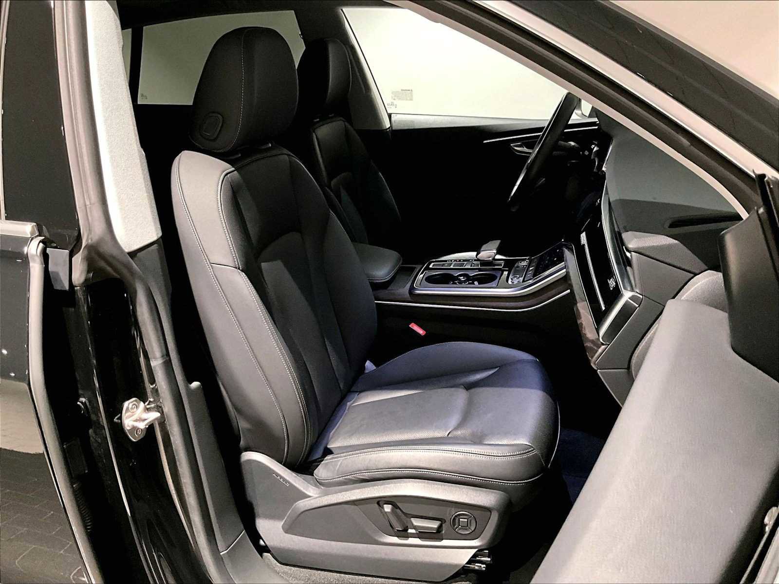 Used 2022 Audi Q8 Premium Plus w/ Premium Plus Package image 22