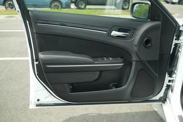 Used 2023 Chrysler 300 C RWD image 15