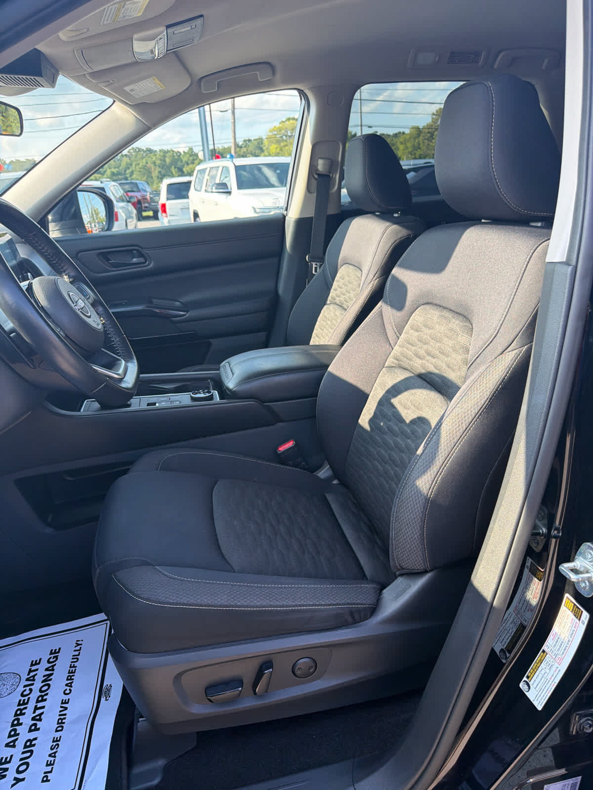 Used 2023 Nissan Pathfinder SV AWD/4WD image 13