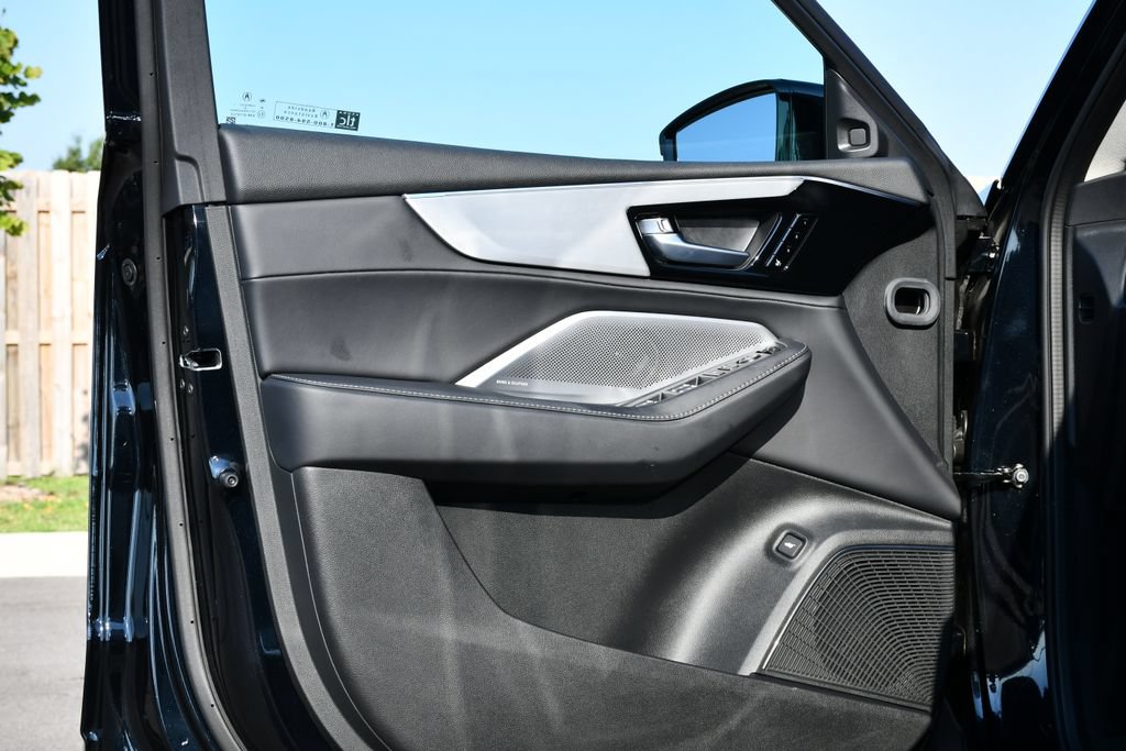 Certified 2026 Acura MDX w/ Technology Package FWD image 18