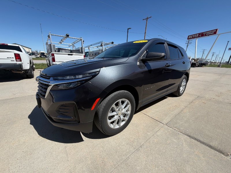 Used 2022 Chevrolet Equinox LS AWD/4WD image 4
