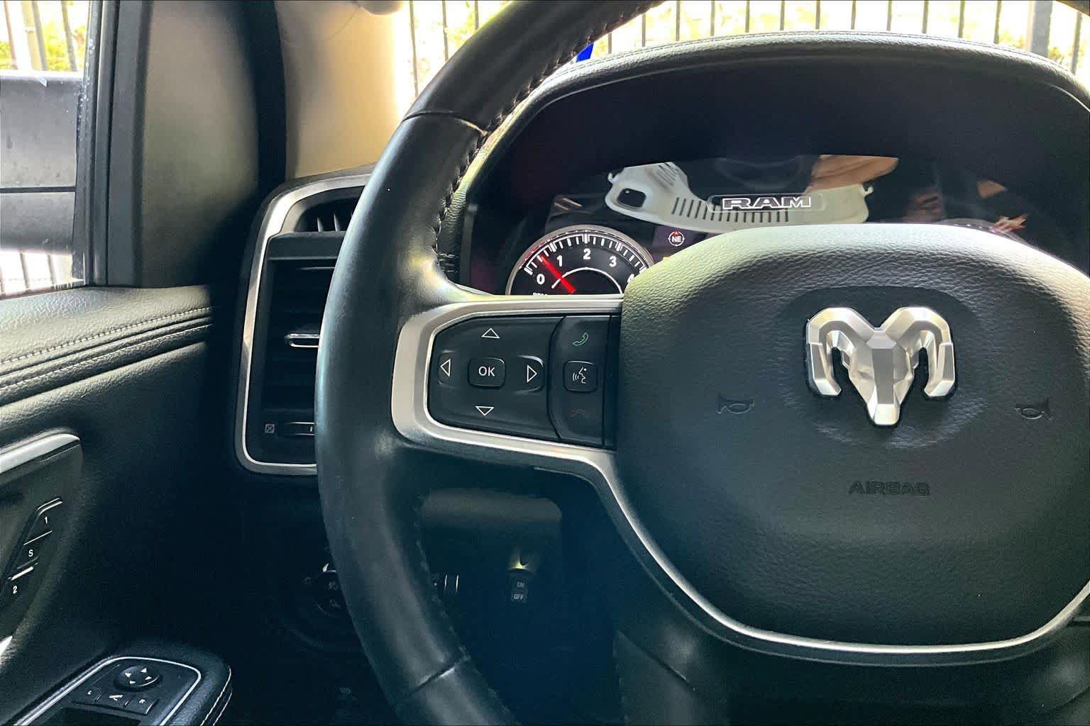 Used 2020 RAM 1500 Laramie AWD/4WD image 23